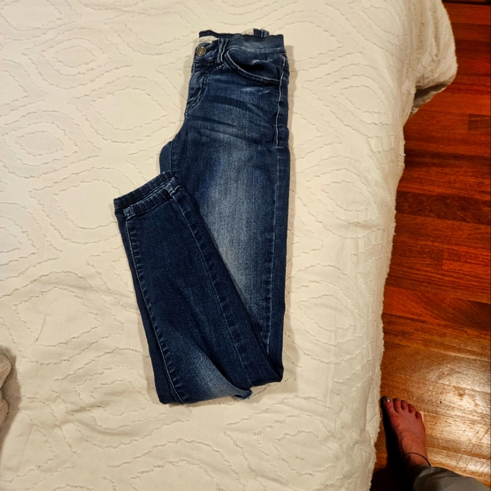 Distressed Jeans - Picture 3 of 4
